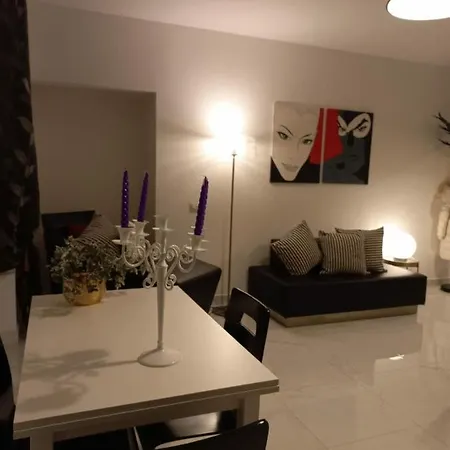 Apartment Violet